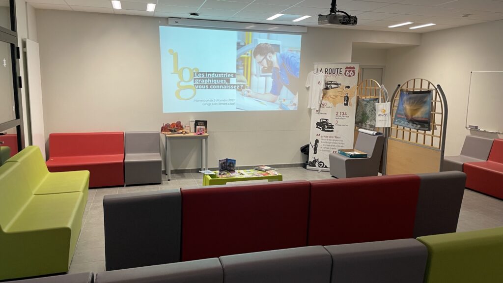 Présentation des métiers des industries graphiques au collège Jules Renard de Laval.